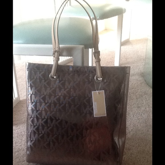 MK METALLIC  BAG 🚫🚫SOLD - Picture 3 of 4