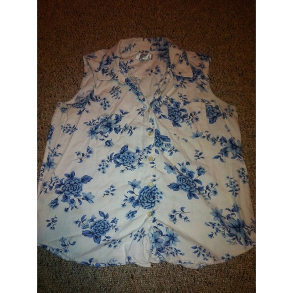 ❌TRADED❌ VINTAGE BLUE FLORAL SHIRT