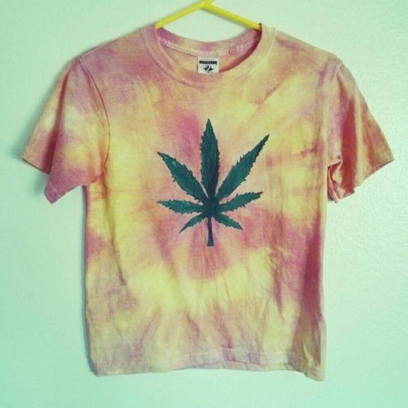 👽sold👽Maryjane Cannabis tie dyed 90s shirt