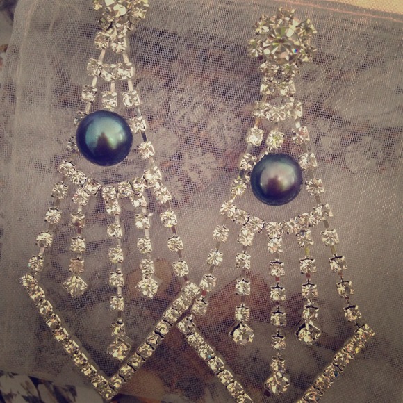 INSTANT GLAM genuine pearl dangle earrings