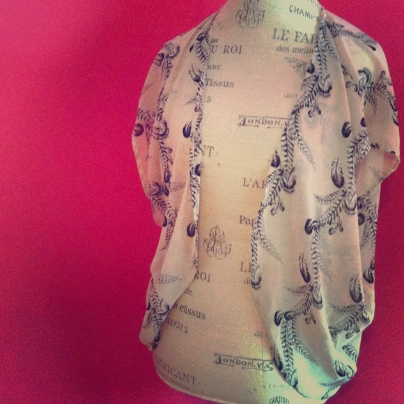 Feather flowy top