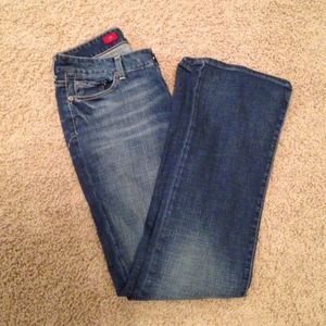 Jeans. Size 6. Boot width is 10 inches at bottom