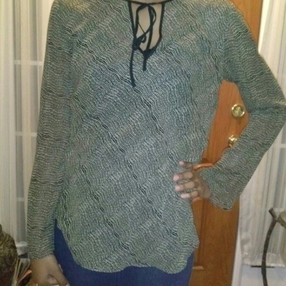 NWOT. MaxStudio.com Sheer Top - Picture 2 of 4