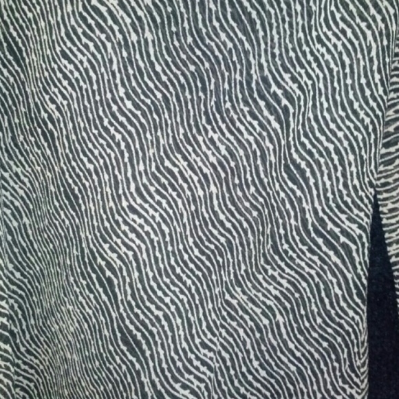 NWOT. MaxStudio.com Sheer Top - Picture 3 of 4