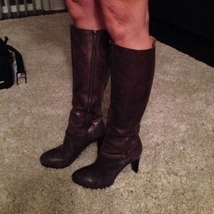 Nine West ladies boots 9 1/2M taupe / grey