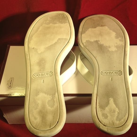 Coach leather flip flops with patent straps. - Picture 2 of 4