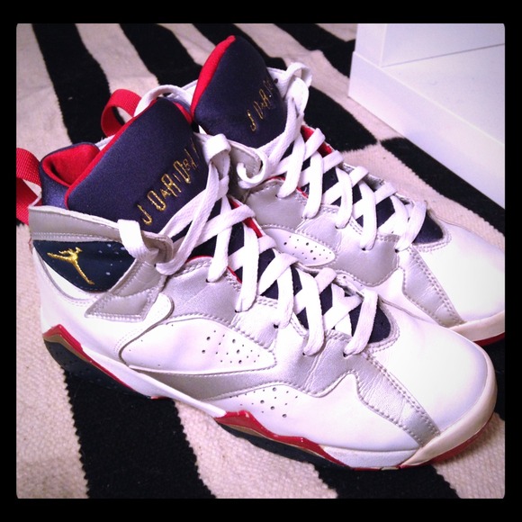 🎁SOLD!🎁 Air Jordan Retro 7s VII Olympic 7Y