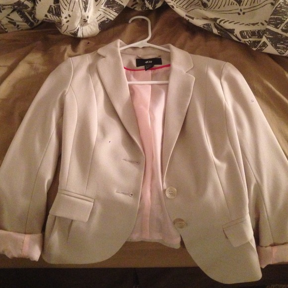 NWOT H&M beige blazer size 2/Euro 32.
