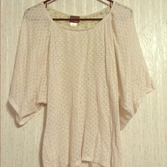 🚫SOLD SOLD🚫Cream and lace crochet top