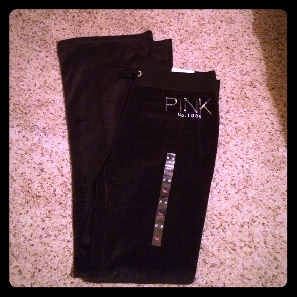 🚫SOLD🚫VS Velour Flare Sweatpants! 😍