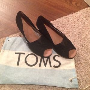 TOMS wedges