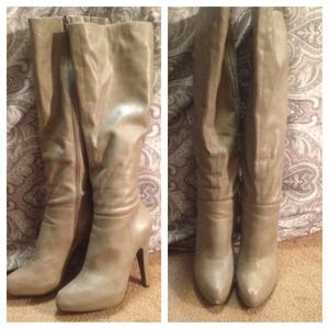 Aldo light grey boots