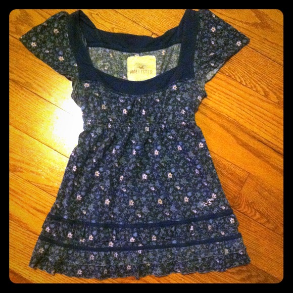 XS hollister top - Picture 1 of 4