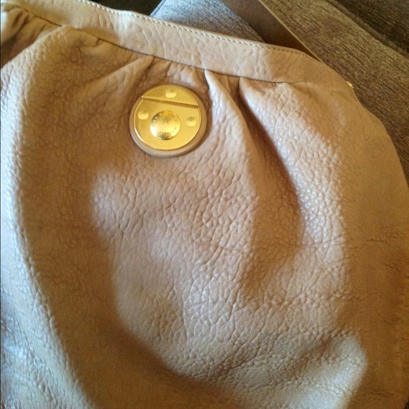 Perfect neutral taupe leather. Marc Jacob Hobo