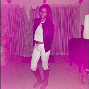 Meet me ! Your seller/Buyer 😁