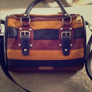 Steve Madden Cylinder Buckle