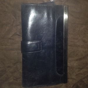 Hobo leather wallet w/ cellphone pocket