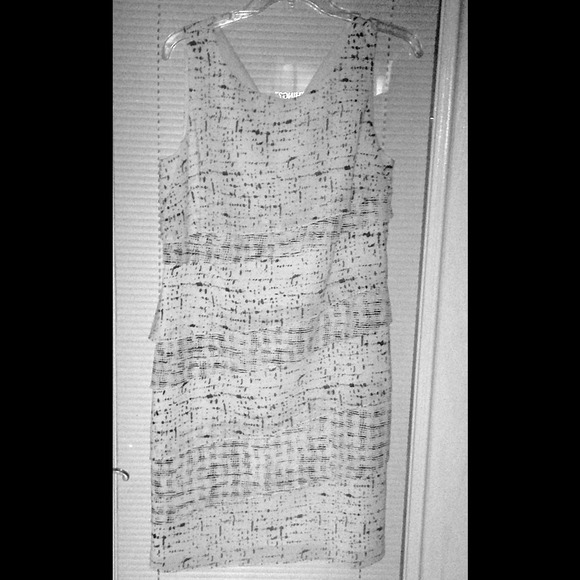 Ann Taylor white w black cascading dress