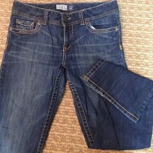 Aeropostale Flare Jean size 11/12 short