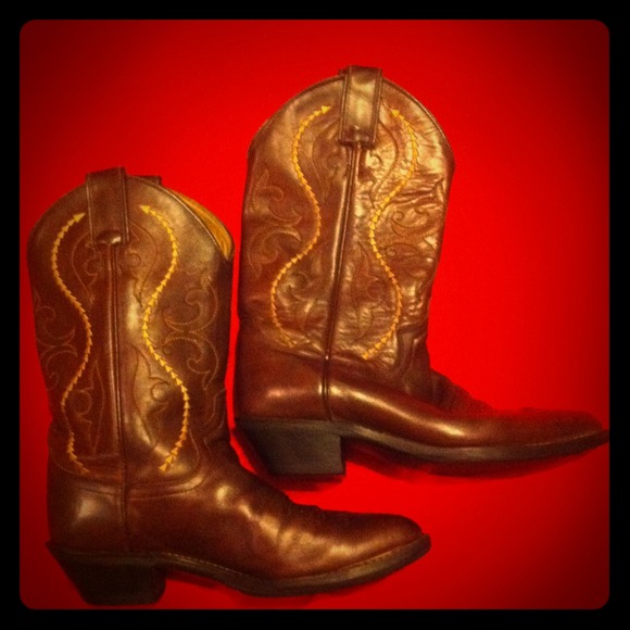 Justin boots 💜💛💚RESERVED💜💛💚