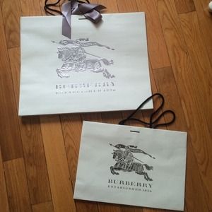 💯 AUTHENTIC Burberry Shopping bags