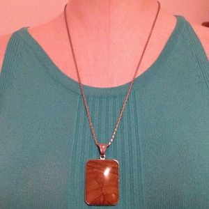 Semi-precious stone w/silver tone necklace✨NWOT