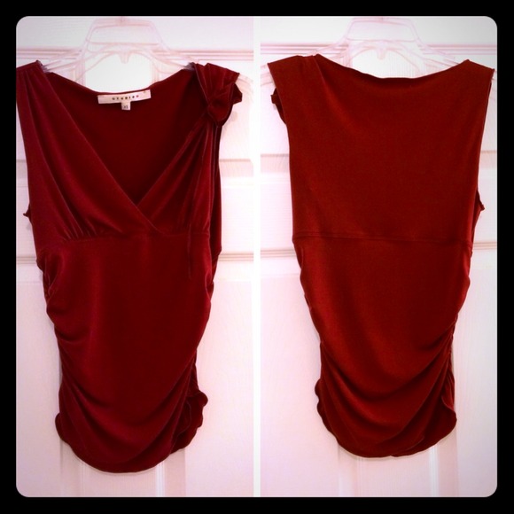 ⬇️final reduction⬇️Studio m red top