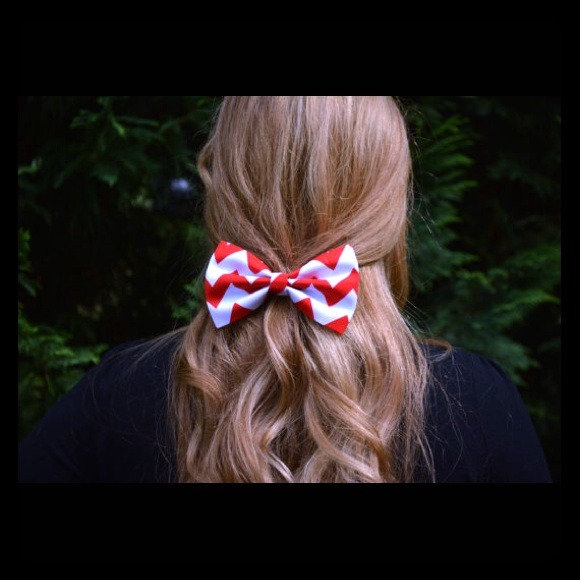 Accessories - Red and White Chevron Hair Bow