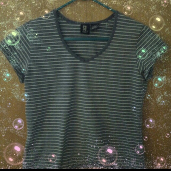 Juniors size XL stretchy top