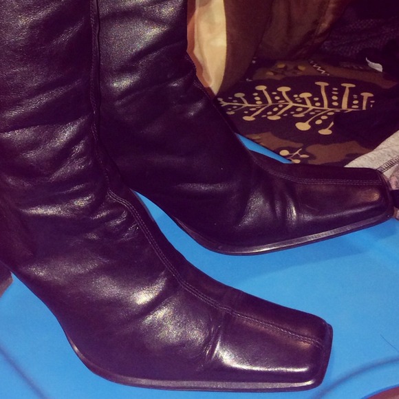 Charles David mid calf black boots