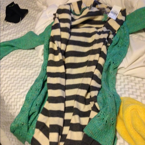 BKE sweater size XS