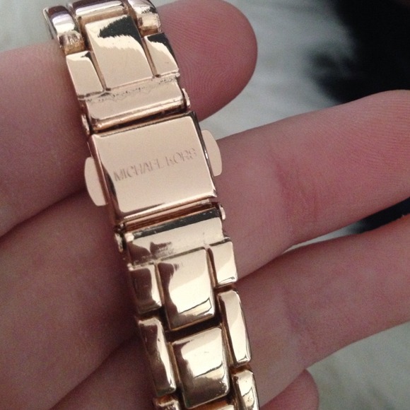 Rose gold Michael kors watch!!! - Picture 2 of 4