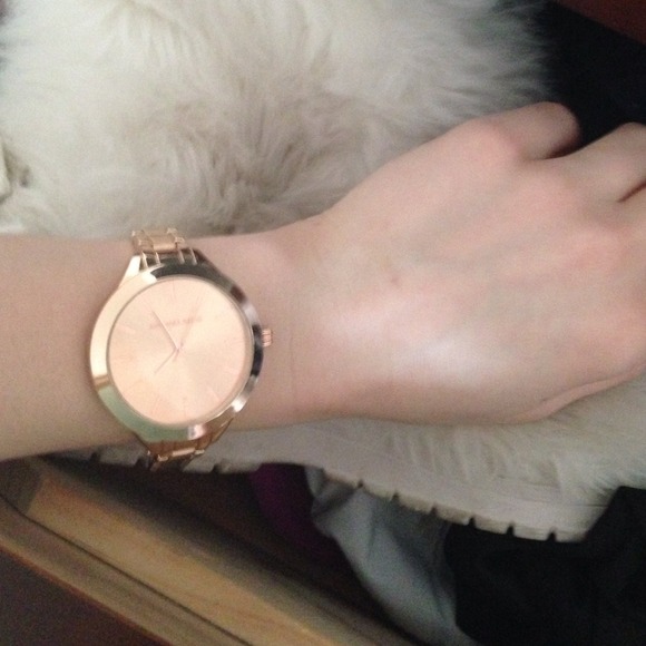 Rose gold Michael kors watch!!! - Picture 4 of 4