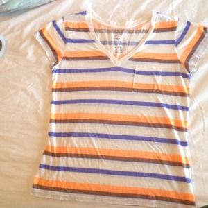 Gap essential v-neck