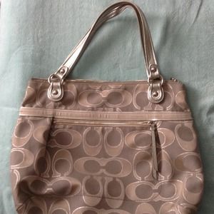 Authentic Coach Handbag💥reserved for @jarvisma💥