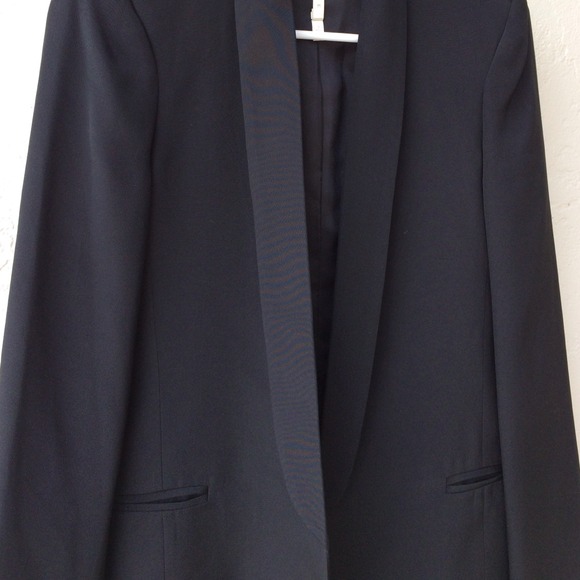 100% Silk Tuxedo Cut Blazer in Black - Picture 2 of 3