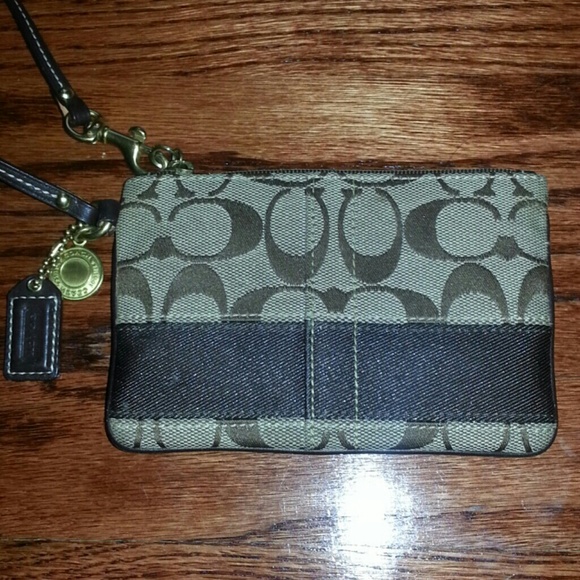 BROWN MULTI WRISTLET