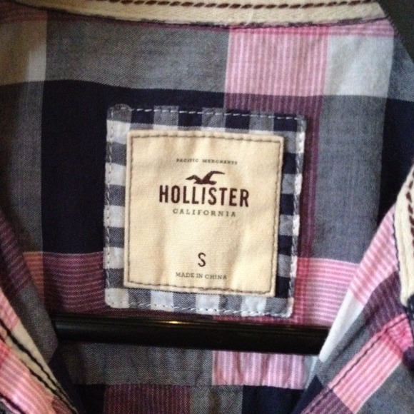 Hollister Button Down - Picture 2 of 2