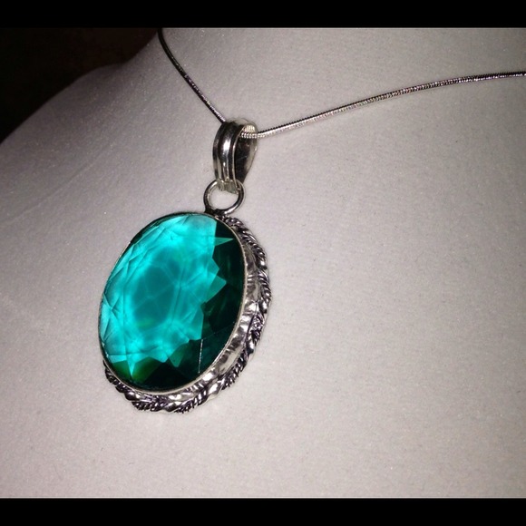 New😍fab electric teal crystal&925 silver pendant - Picture 2 of 4
