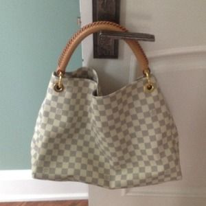 Louis Vuitton Artsy Authentic