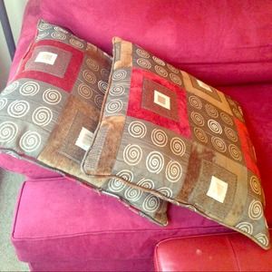 Decorative pillow brown and red pattern