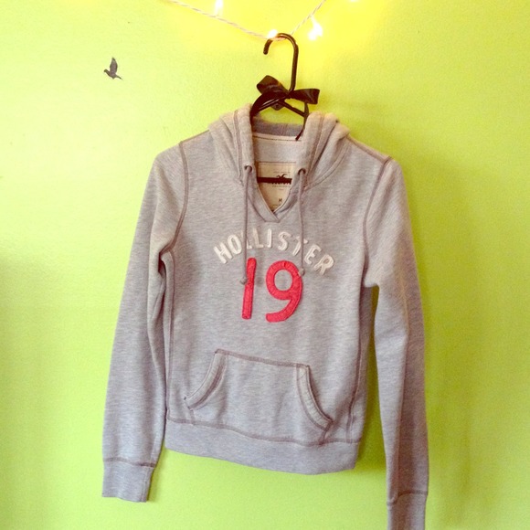 Hollister Gray Pull Over Hoodie - Picture 1 of 2
