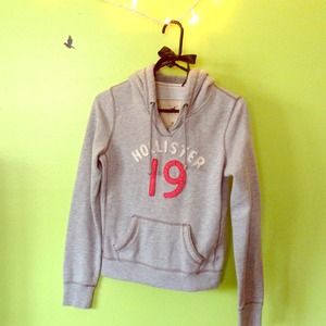 Hollister Gray Pull Over Hoodie