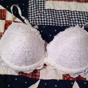 White underwire lace bra