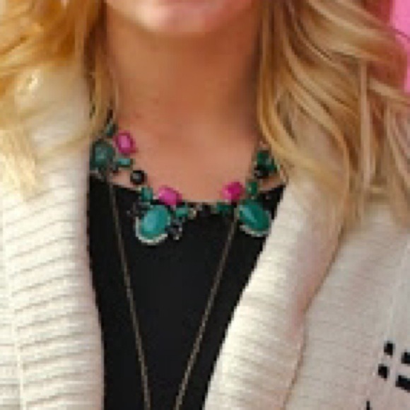SOLD in bundle! Cute statement necklace!