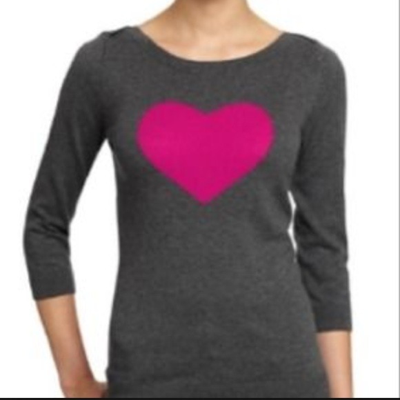 Old Navy Sweaters - Old Navy graphic  heart sweater