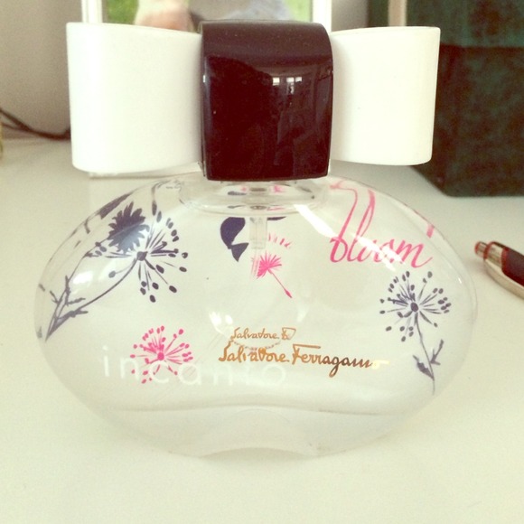 Negotiable. Salvatore Ferragamo incanto perfume