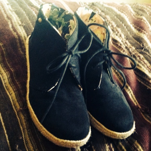 Black high top shoes