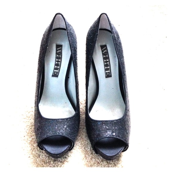 💝Glittery Peep Toe Pumps!💝