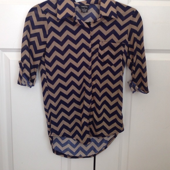 Rue 21 tan and navy chevron button up